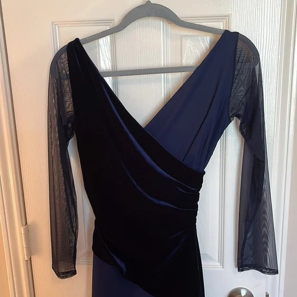 Chiara Boni La Petite Robe Erendira Velvet Trim Long Sleeve Gown - Picture 4 of 14